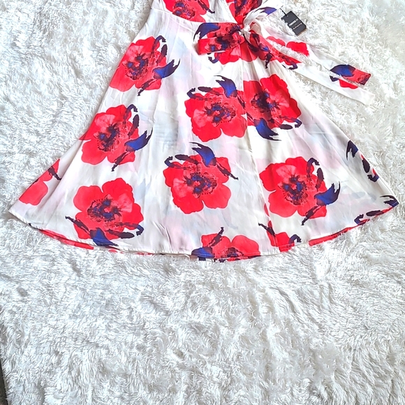 NWT Forever 21 'Contemporary' Wrap Dress - Sz S - Picture 4 of 7